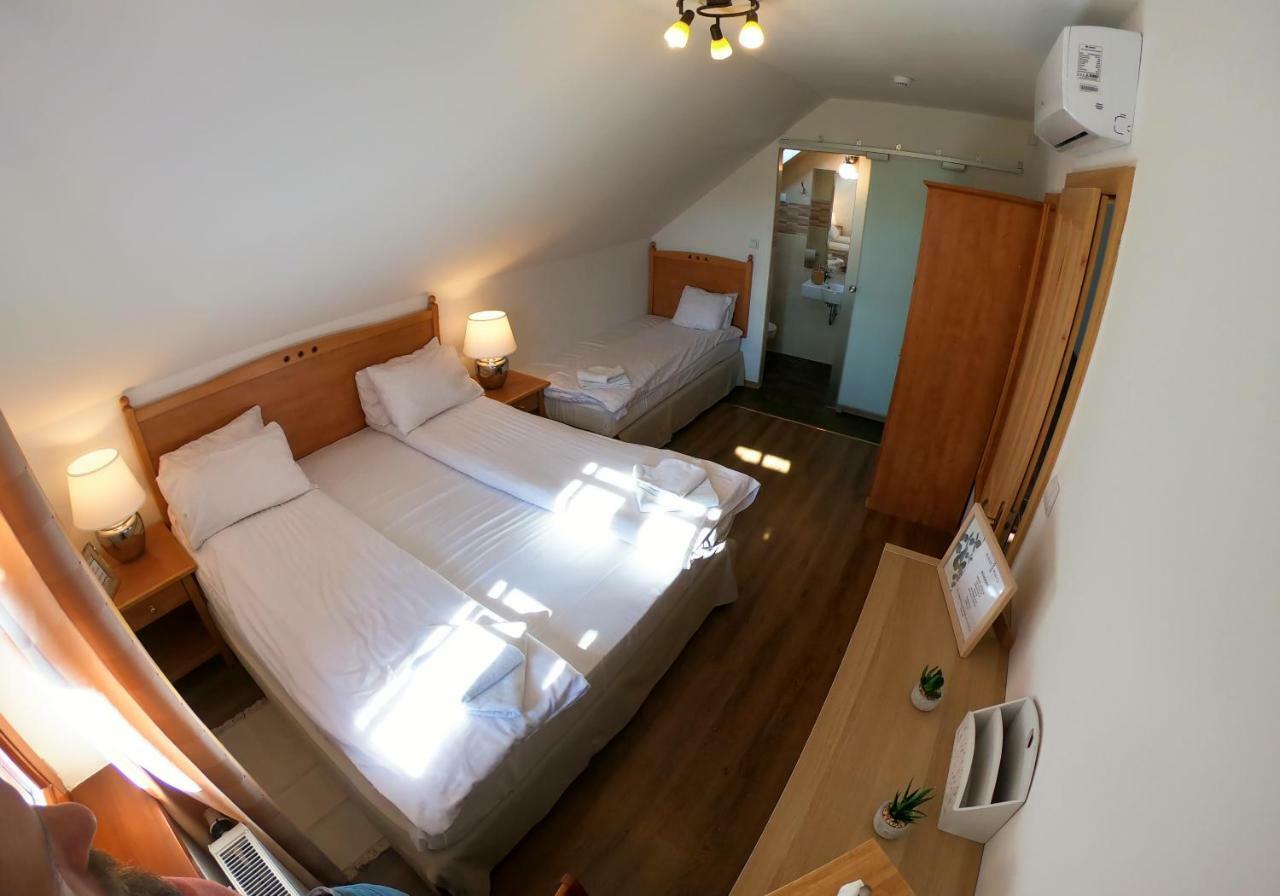 Buzas Pince Vendeghaz Hotel Ecsed Exterior photo